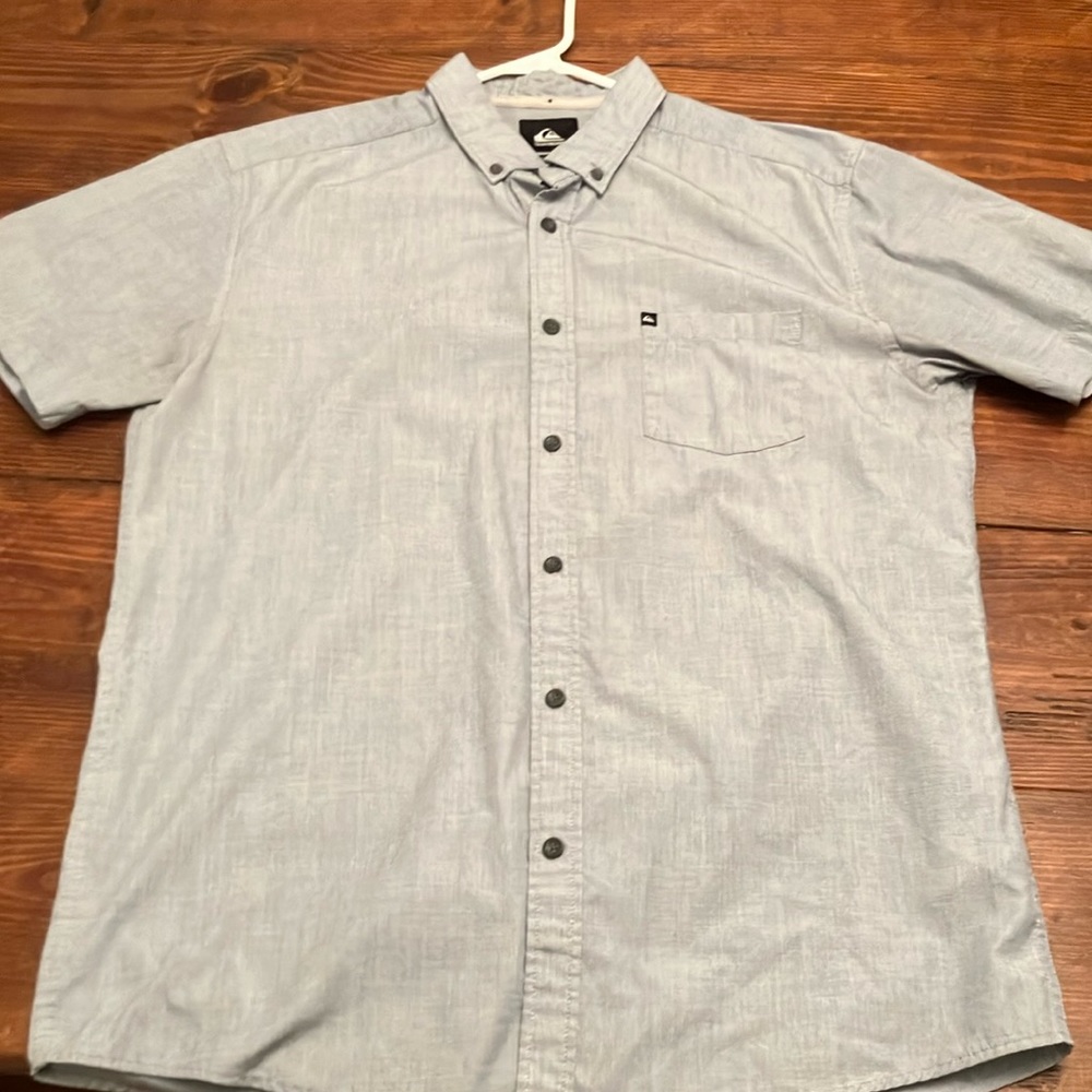 Quicksilver, men’s shirt sleeve button down, large.